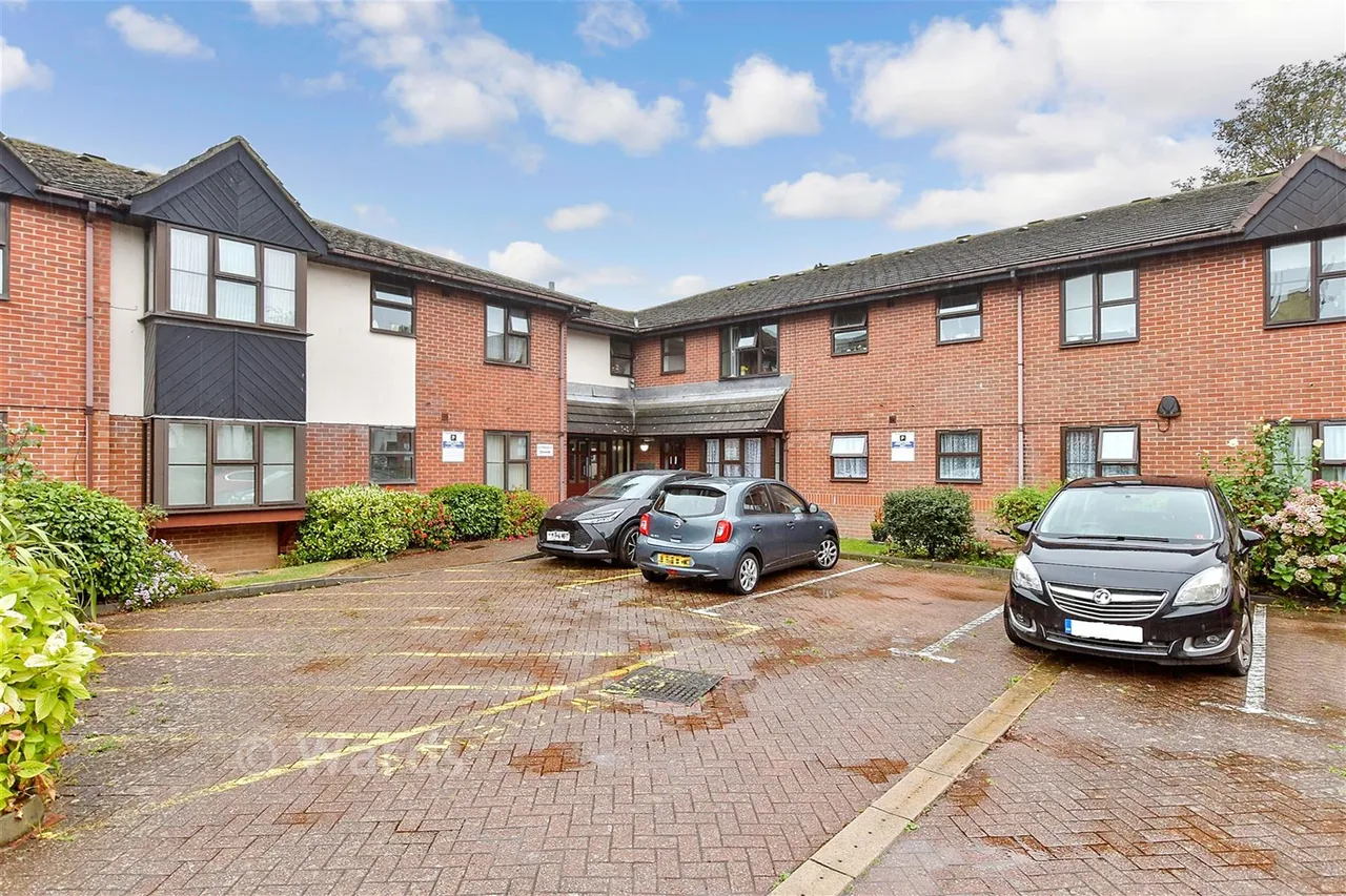 1 bed flat for sale, Queen Street, Deal, CT14