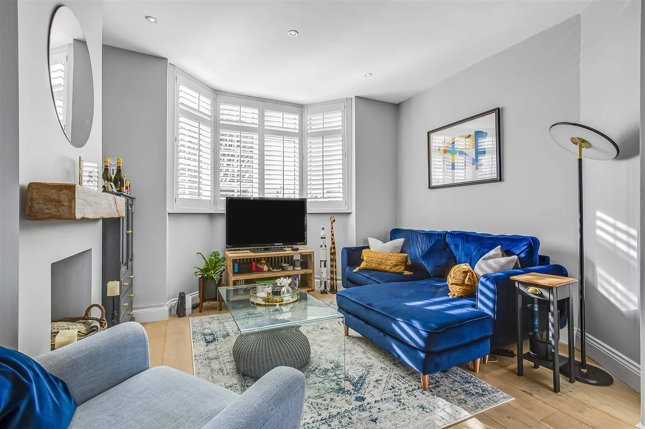 2 bed flat to rent, Shalstone Road, East Sheen, SW14