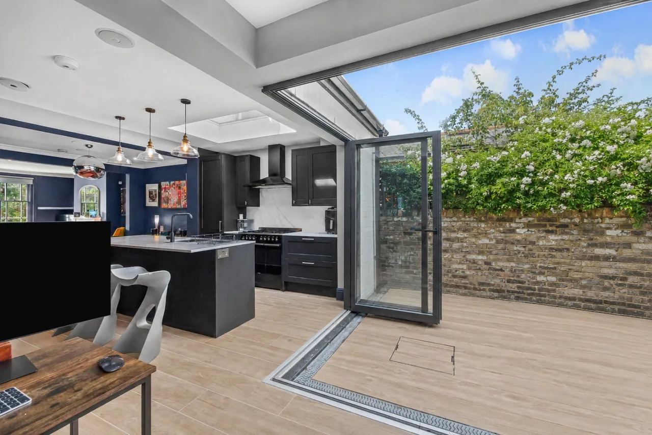 Victoria Road, Mortlake, SW14, photo 5