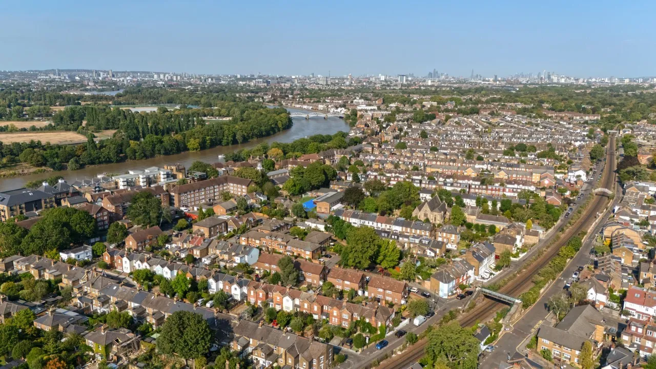 Victoria Road, Mortlake, SW14, photo 17