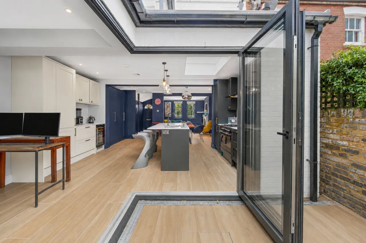 Victoria Road, Mortlake, SW14, photo 13
