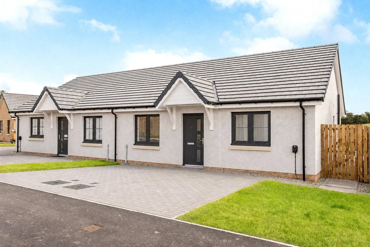 2 bed house for sale, Milquhanzie Way, Crieff, PH7