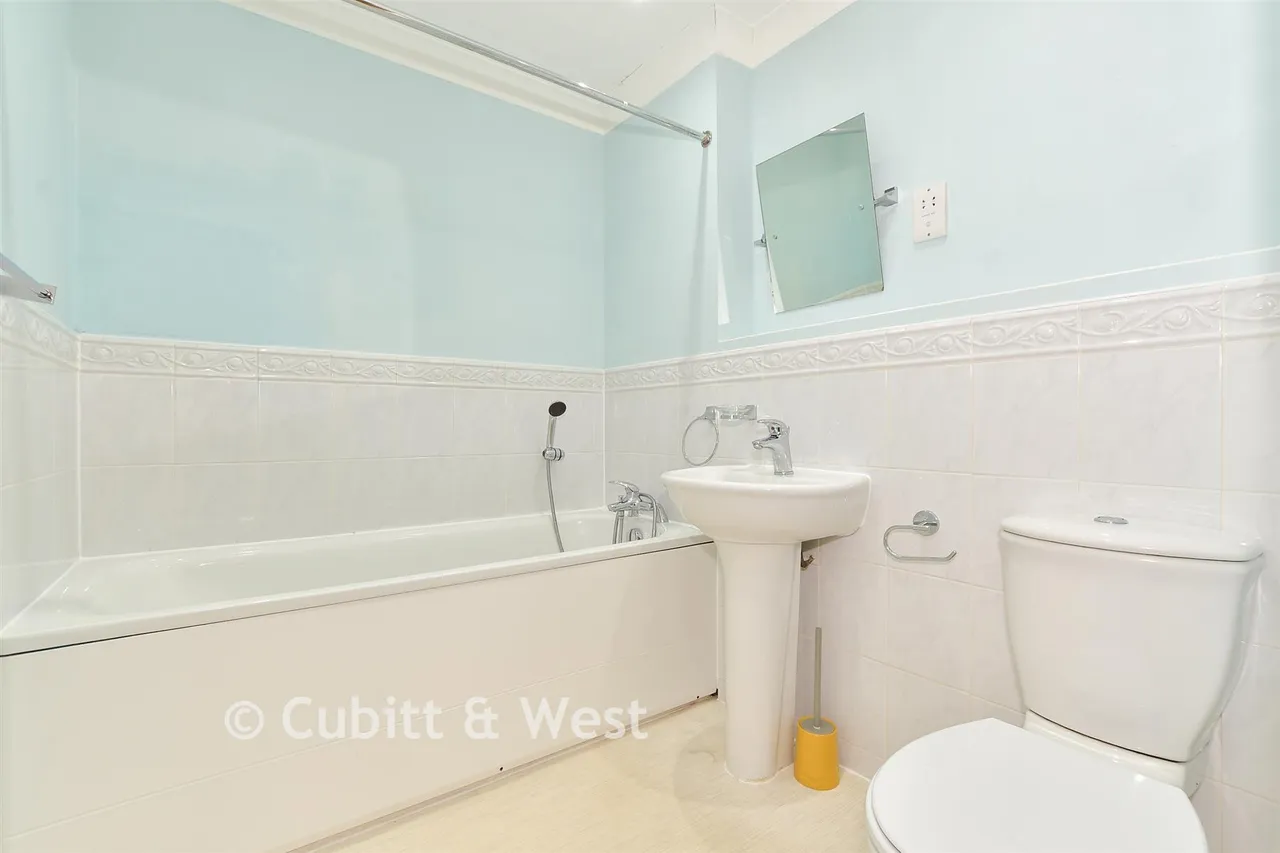 Lumley Road, Horley, RH6, photo 12