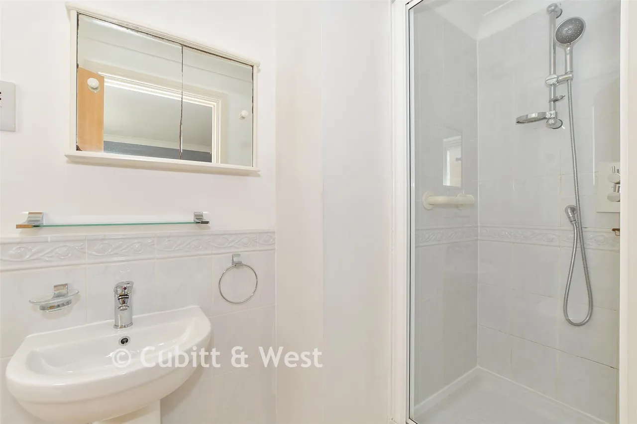 Lumley Road, Horley, RH6, photo 9