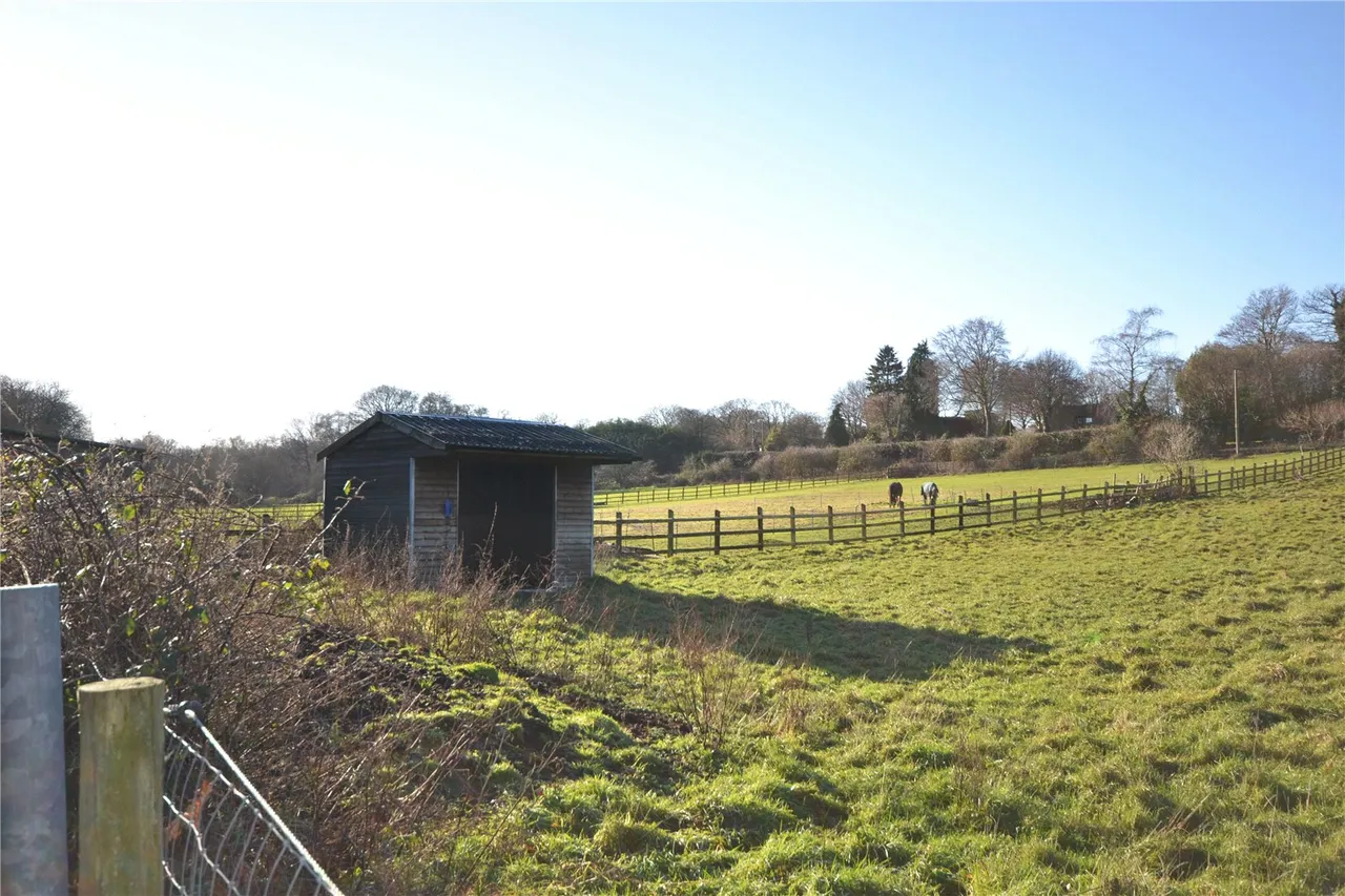 Shirley Holms, Lymington, Hampshire, SO41 8NL, photo 3