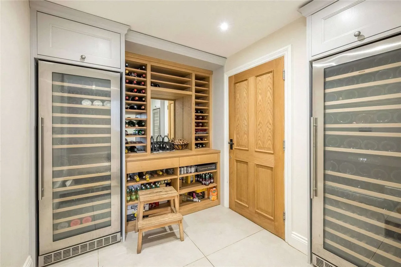 Great Chart, Ashford, Kent, TN26 1JX, photo 10