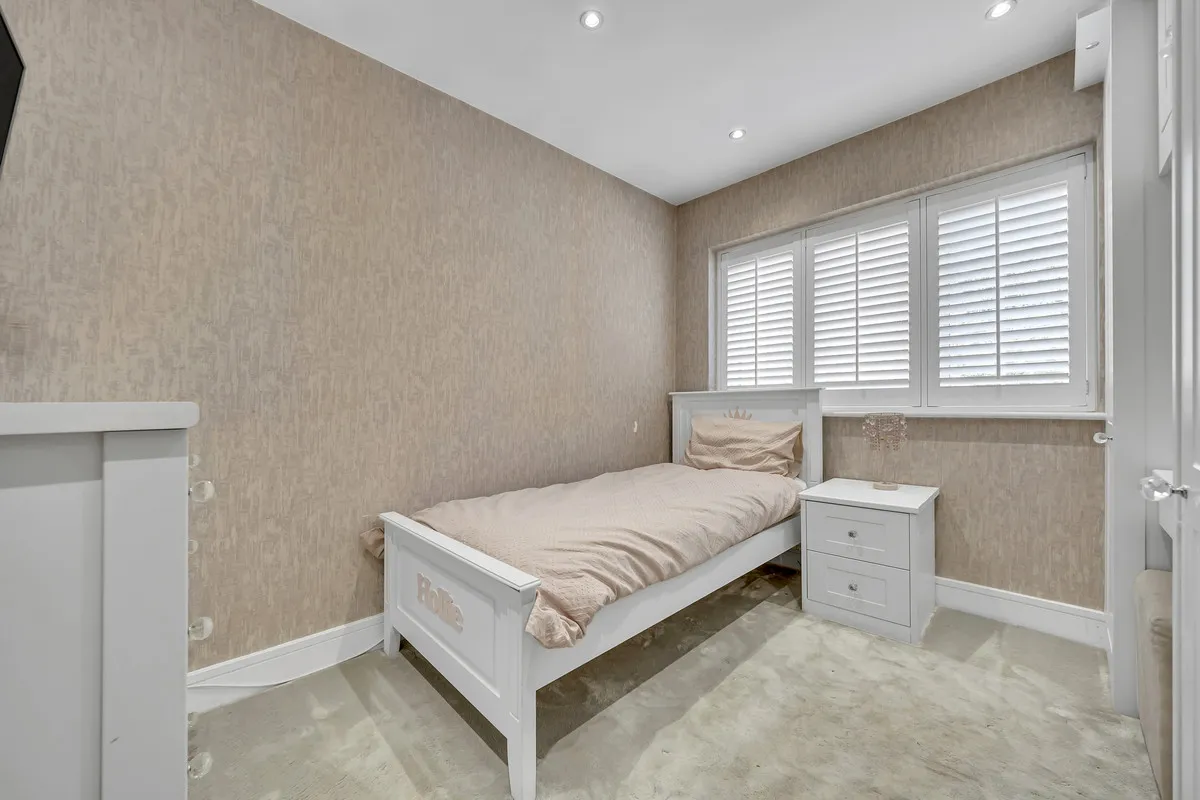 North Road, Romford, RM4, photo 28
