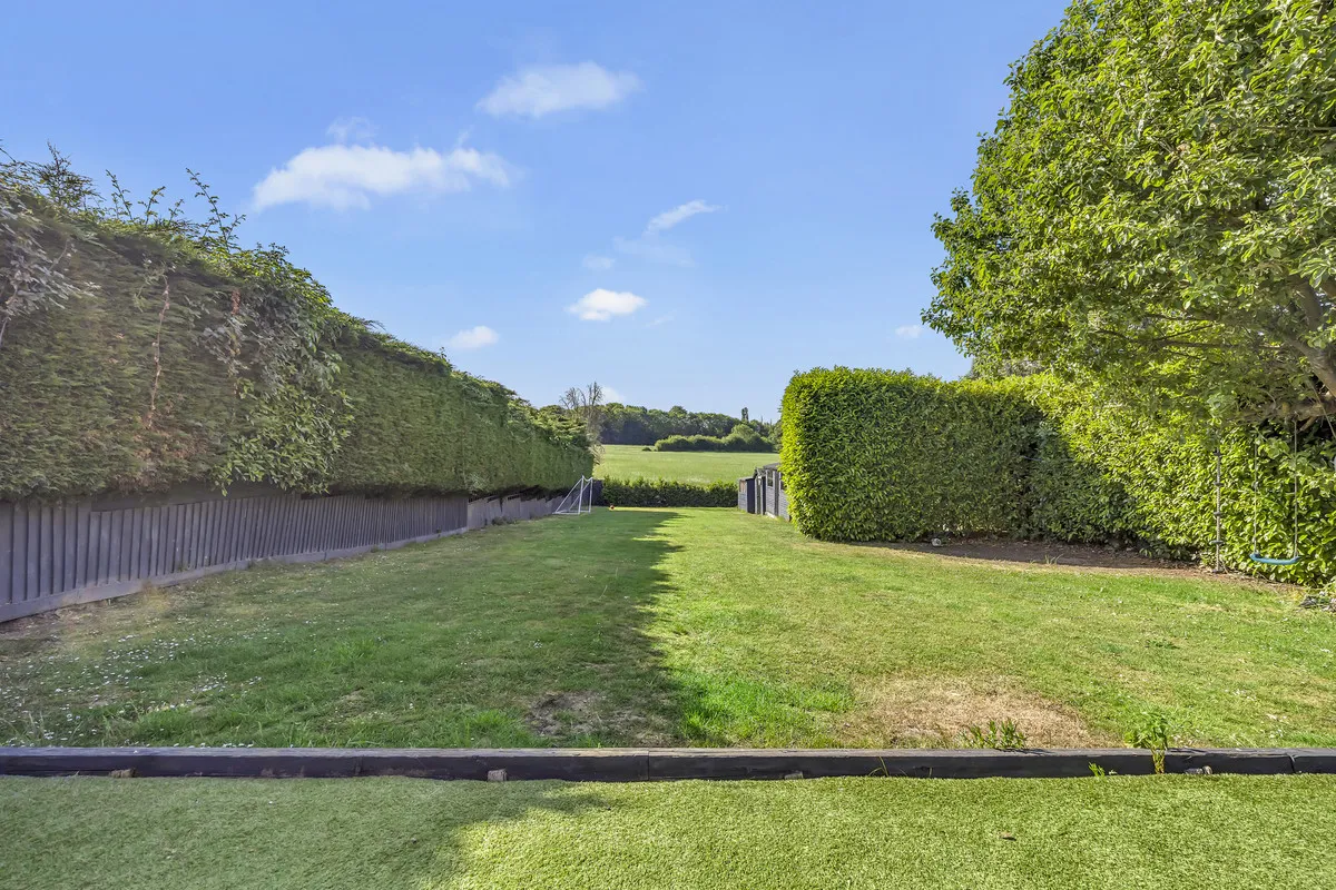 North Road, Romford, RM4, photo 32