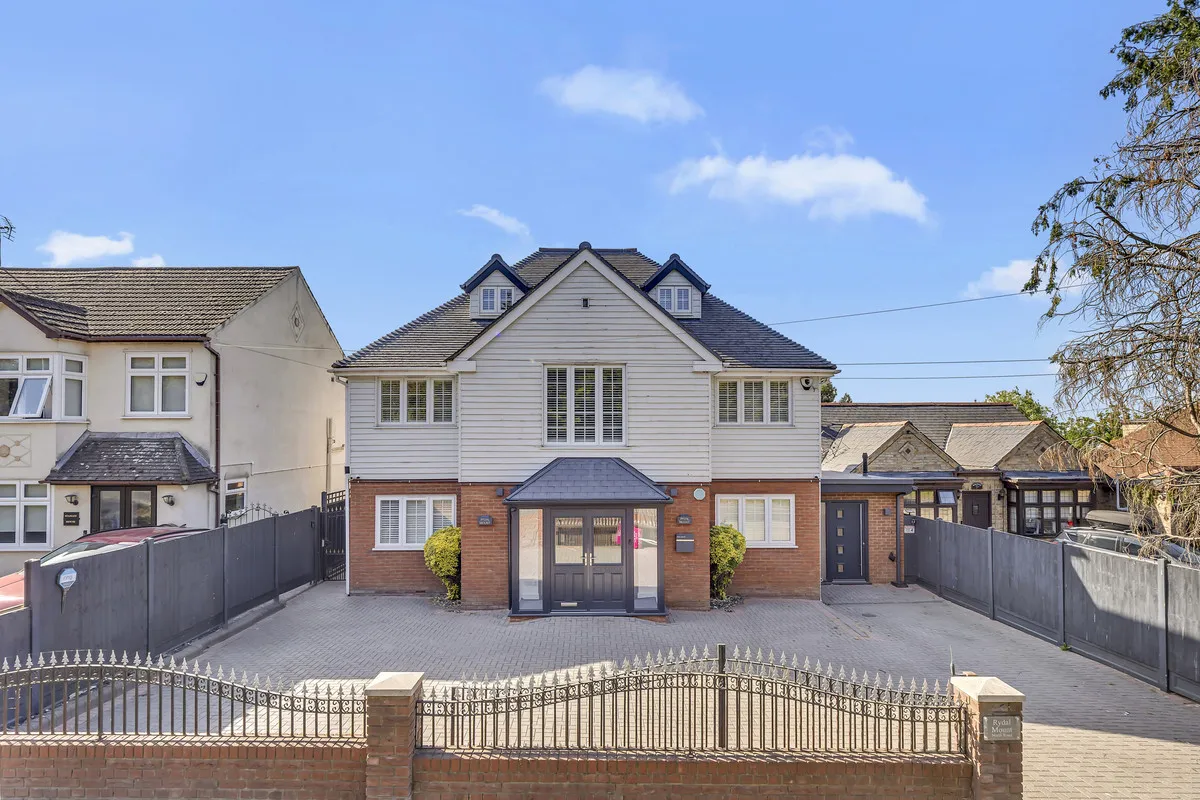 6 bed house for sale, North Road, Romford, RM4