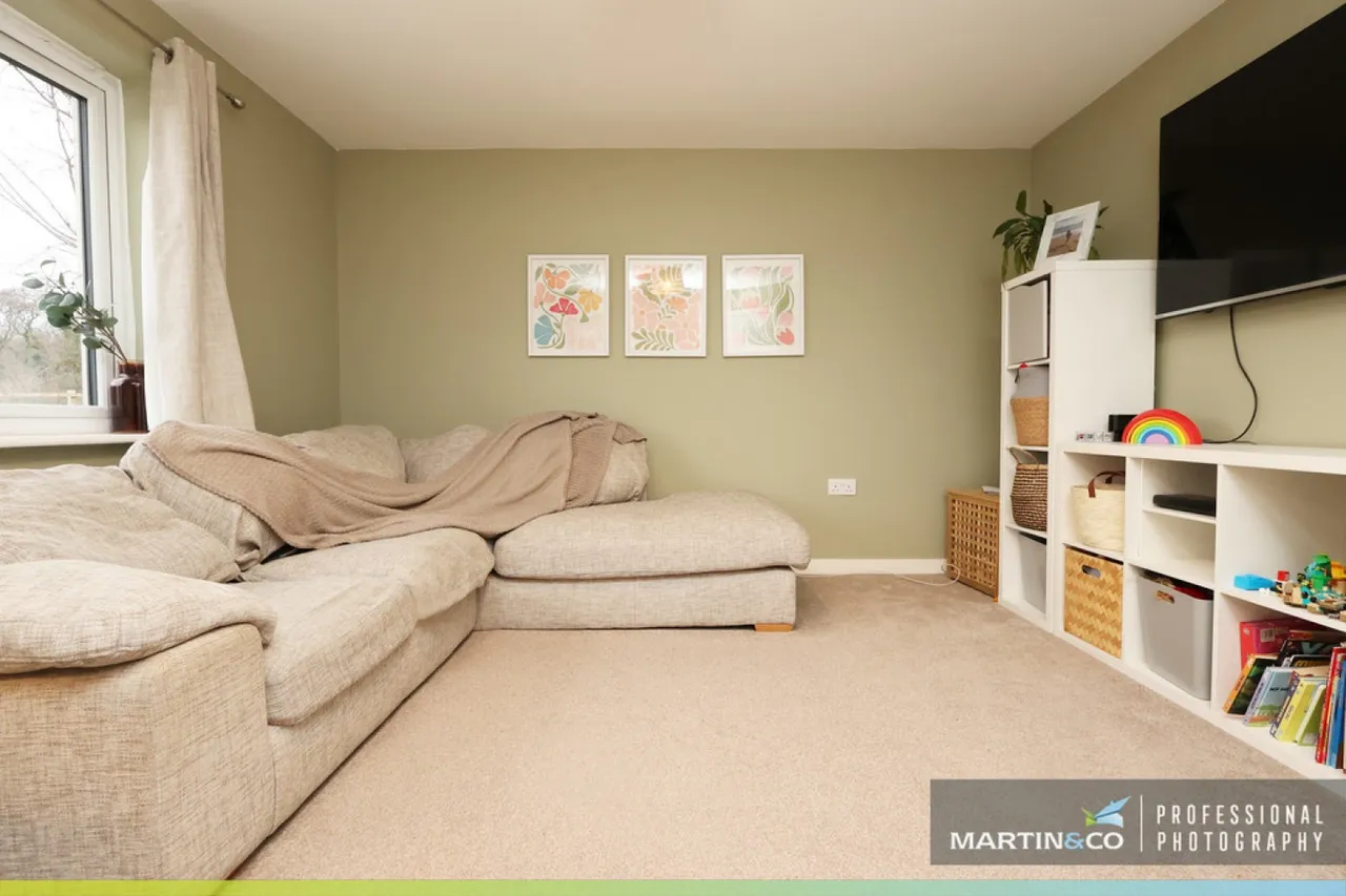 Mortimer Avenue, St Edeyrns, photo 5