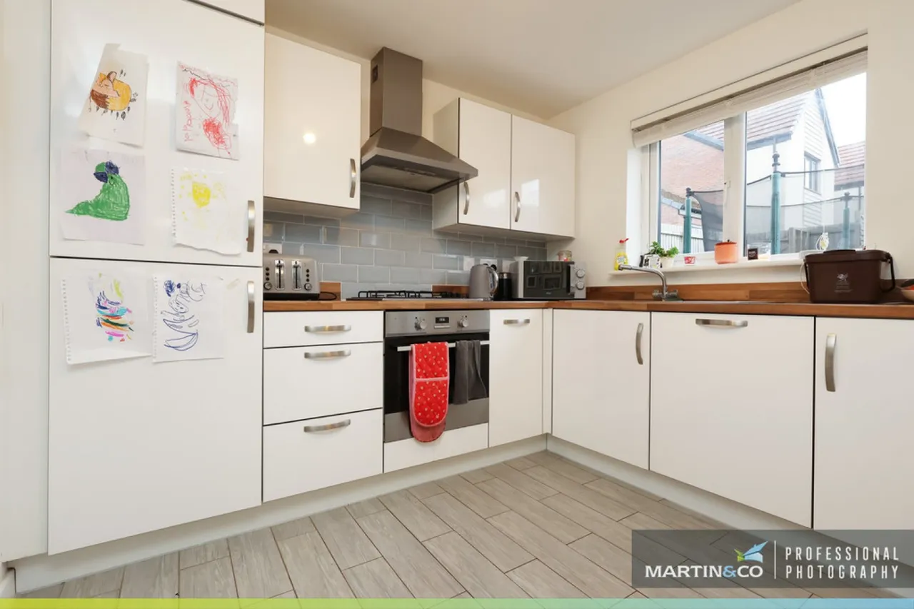 Mortimer Avenue, St Edeyrns, photo 10