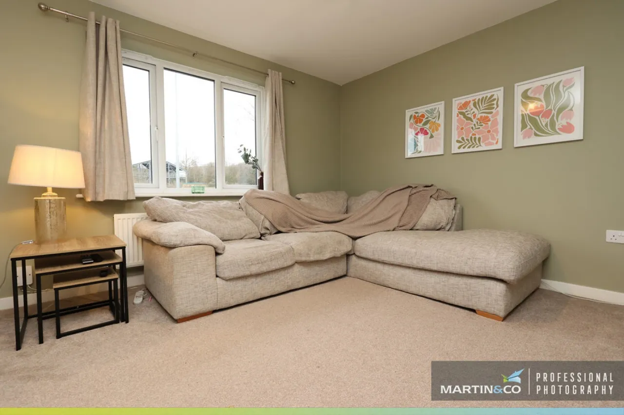 Mortimer Avenue, St Edeyrns, photo 6
