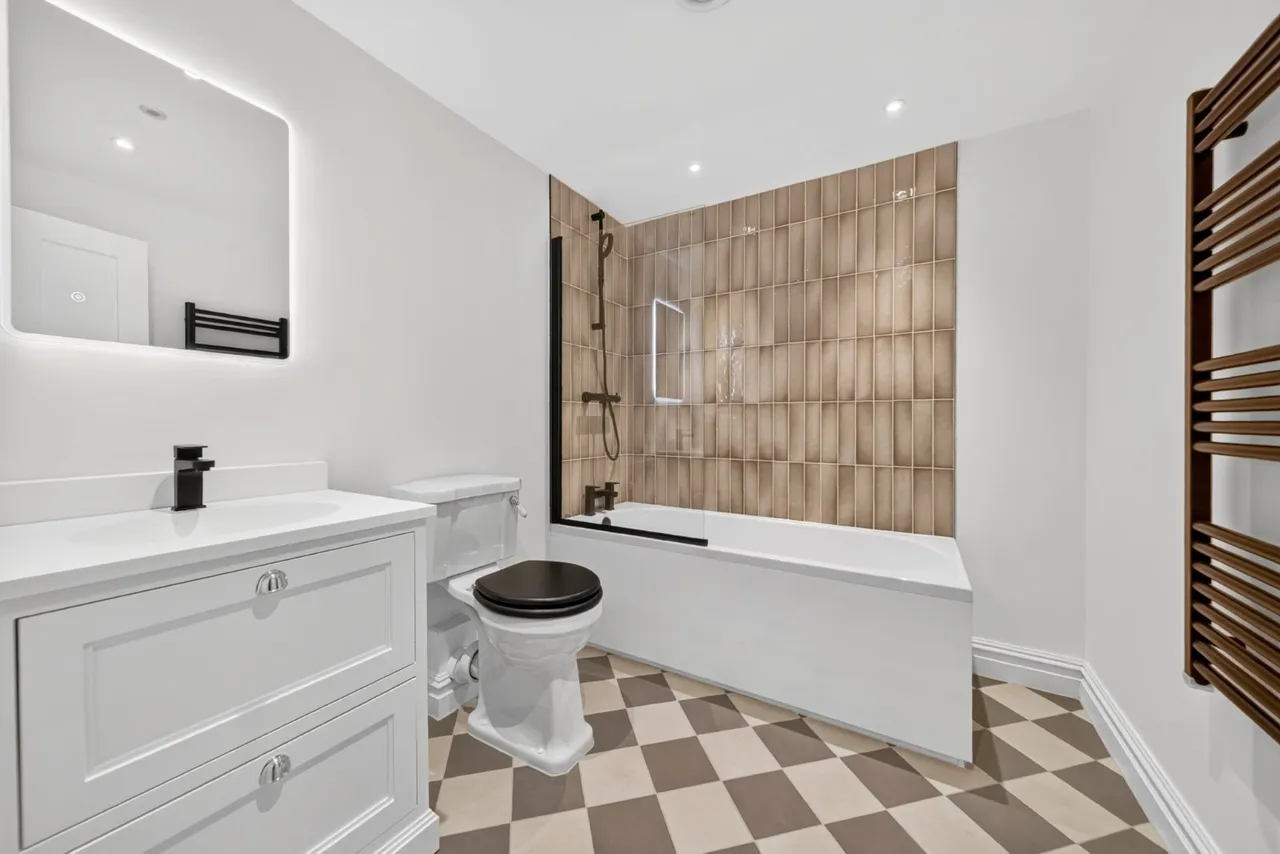Old Road, Farsley, LS28, photo 8
