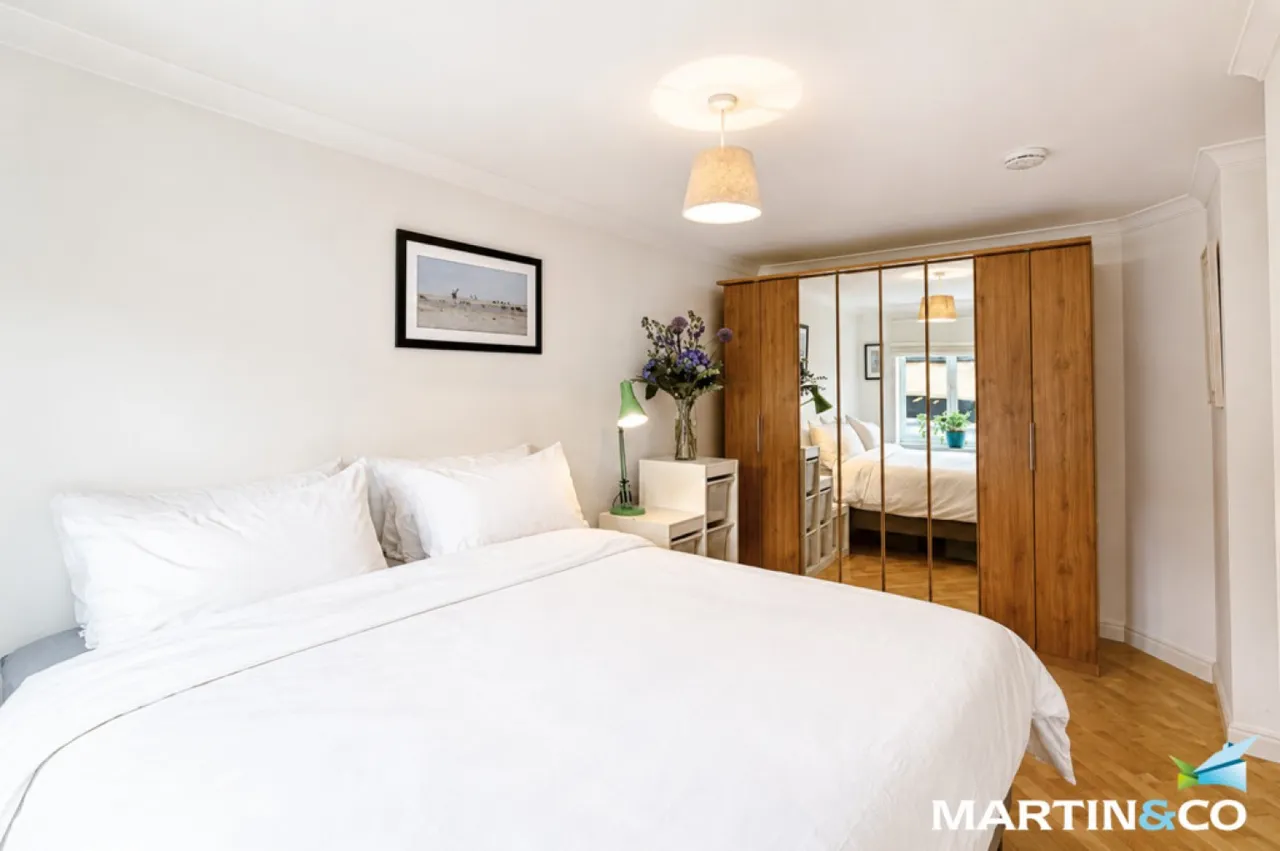 Carpathian Court, Chamberlain Court, B18, photo 8