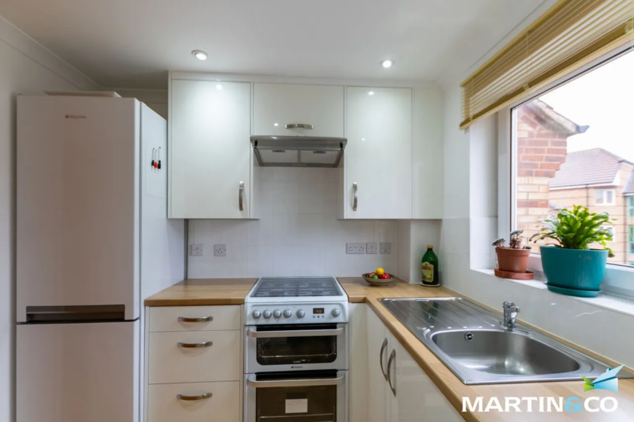 Carpathian Court, Chamberlain Court, B18, photo 5