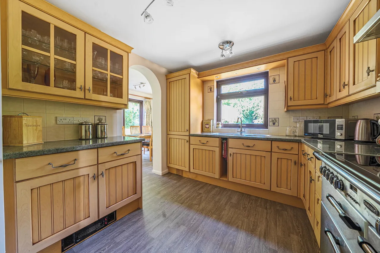 Hughes Close, Marlborough, SN8, photo 5