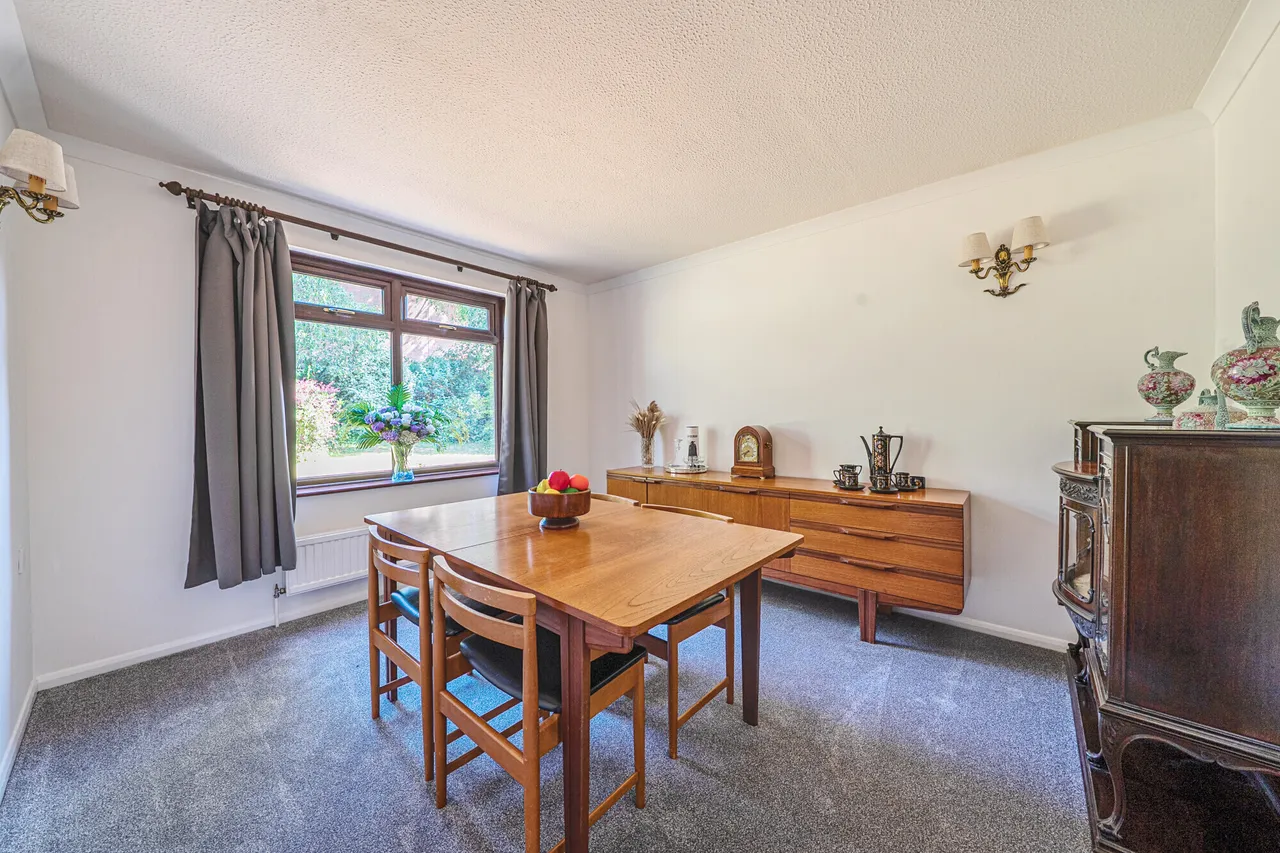 Hughes Close, Marlborough, SN8, photo 8