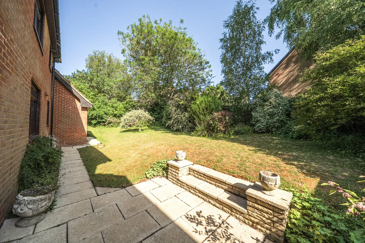 Hughes Close, Marlborough, SN8, photo 9