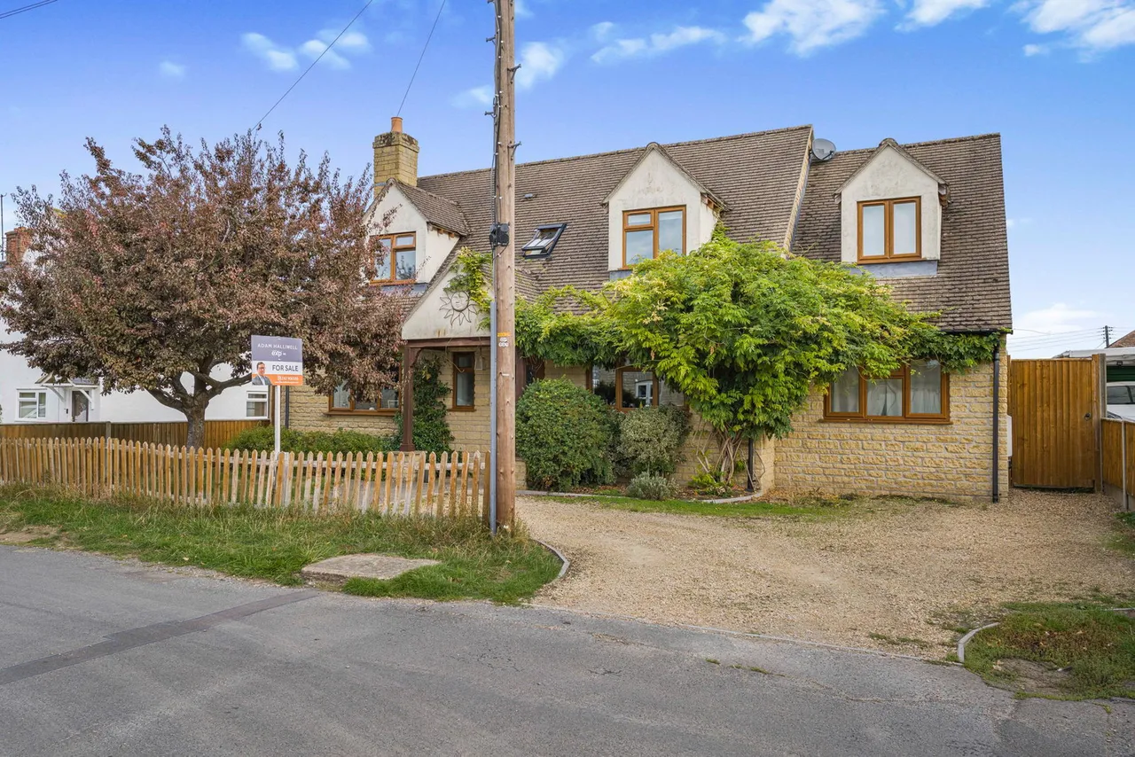 4 bed house for sale, Priory Lane, Bishops Cleeve, GL52