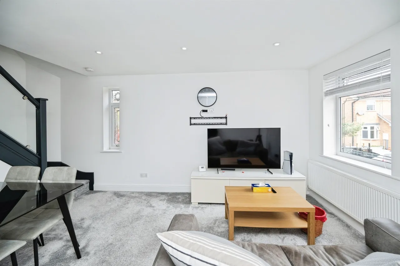 Berrington Drive, Bilston, photo 3