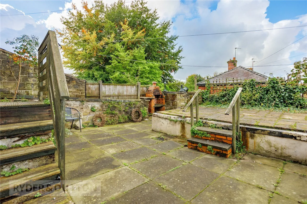 Stamford Road, Lees, OL4, photo 28