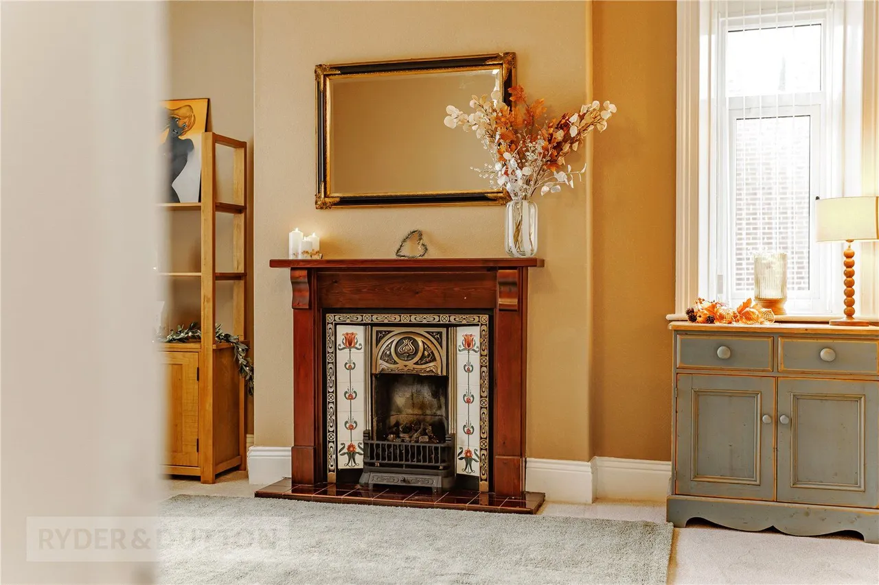 Stamford Road, Lees, OL4, photo 7