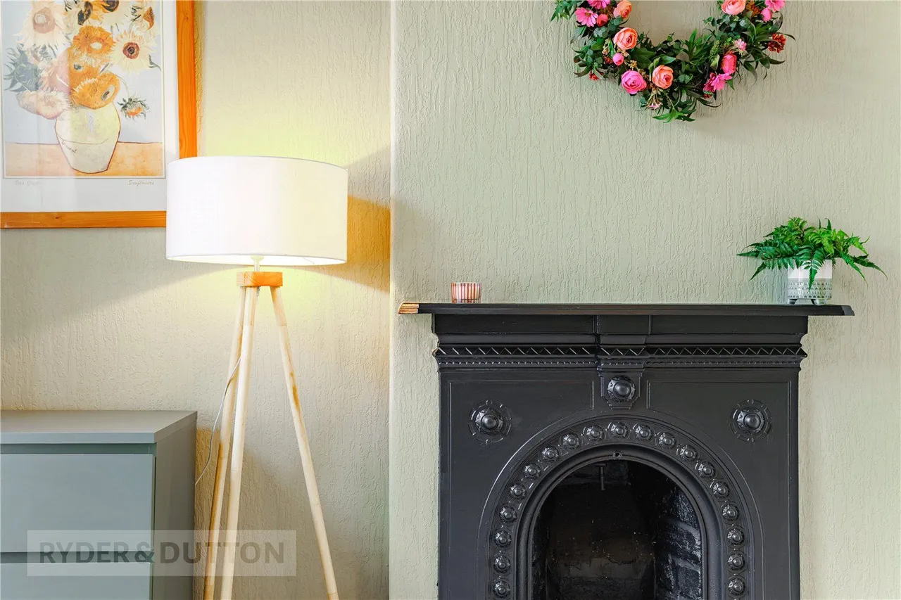 Stamford Road, Lees, OL4, photo 16