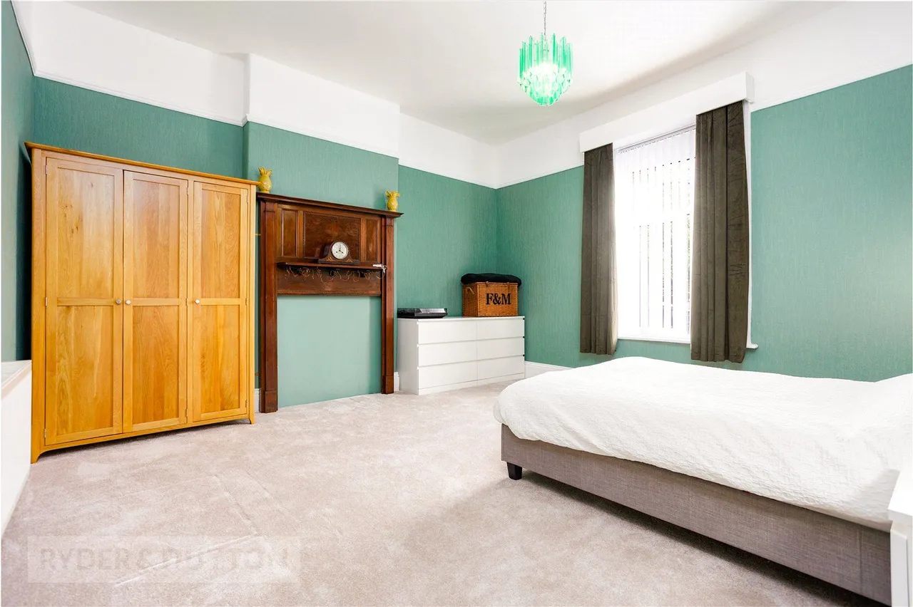 Stamford Road, Lees, OL4, photo 13