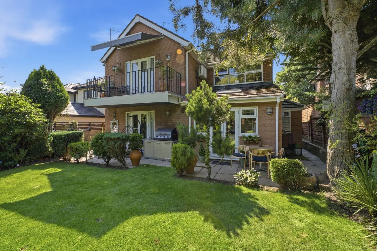 Barnhill Road, Prestwich, M25, photo 17