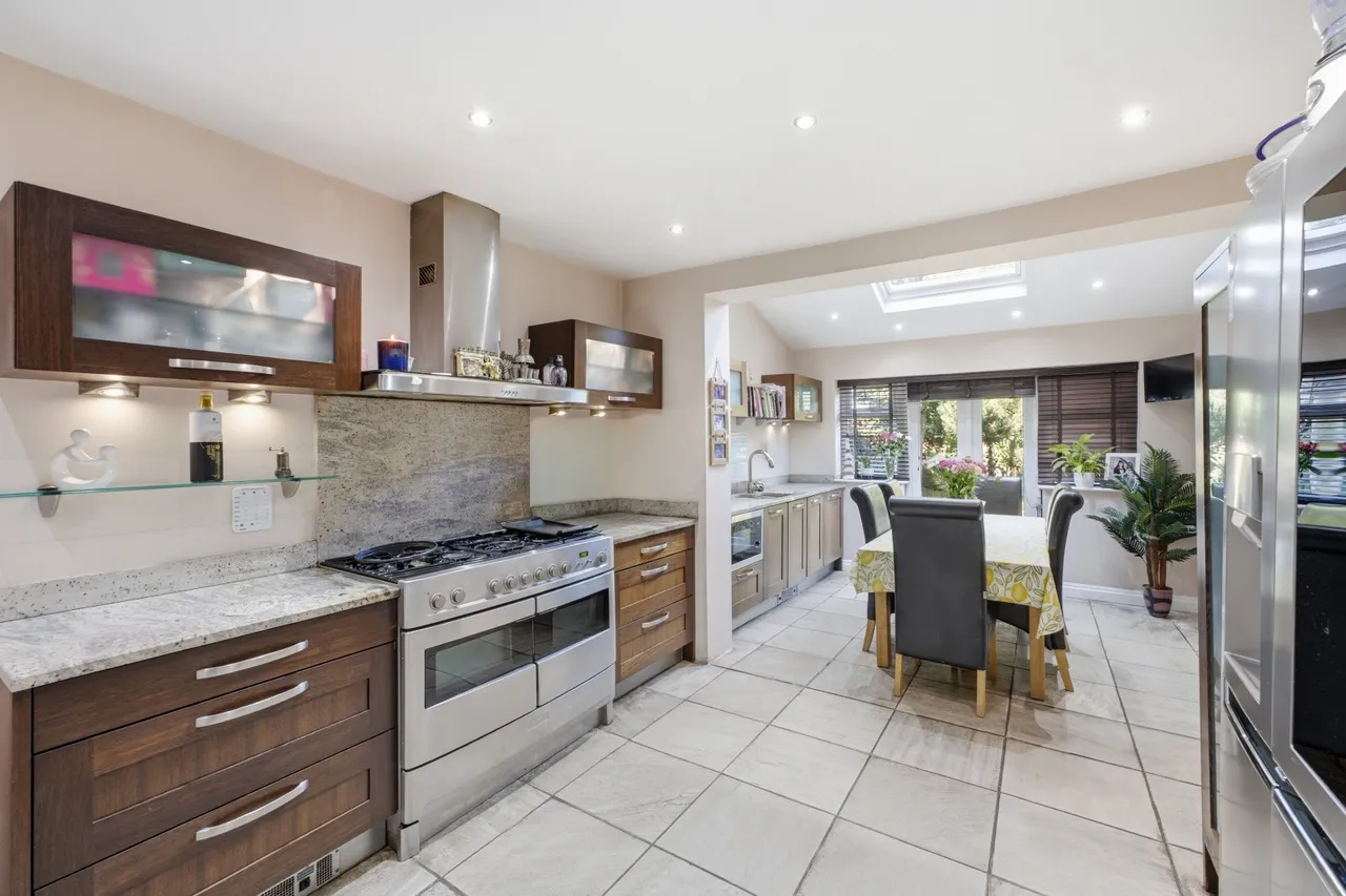 Barnhill Road, Prestwich, M25, photo 4