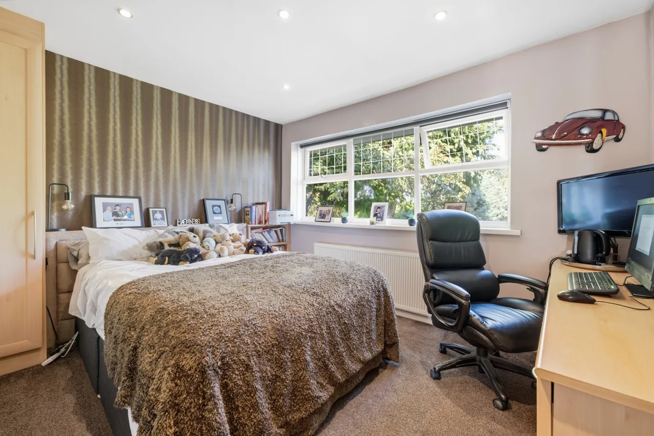 Barnhill Road, Prestwich, M25, photo 10