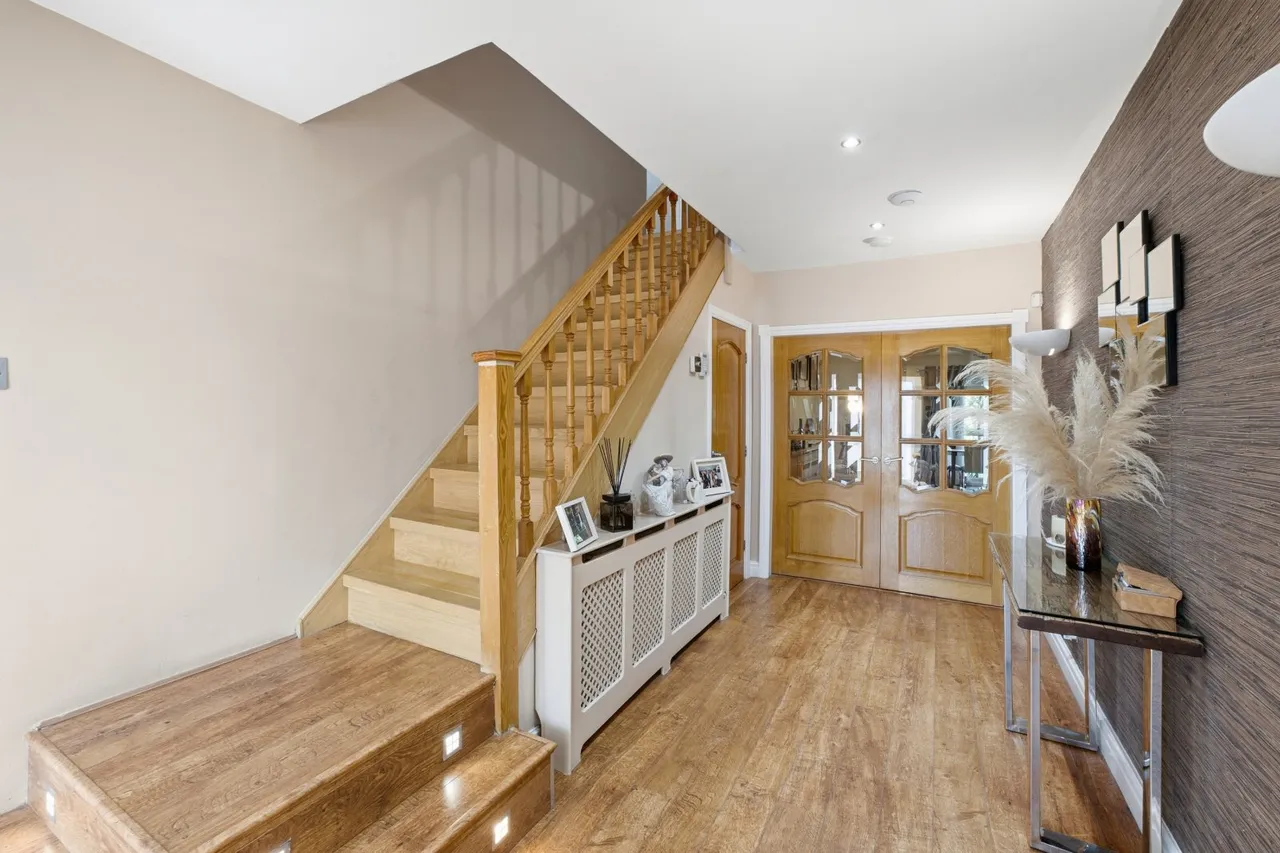 Barnhill Road, Prestwich, M25, photo 3