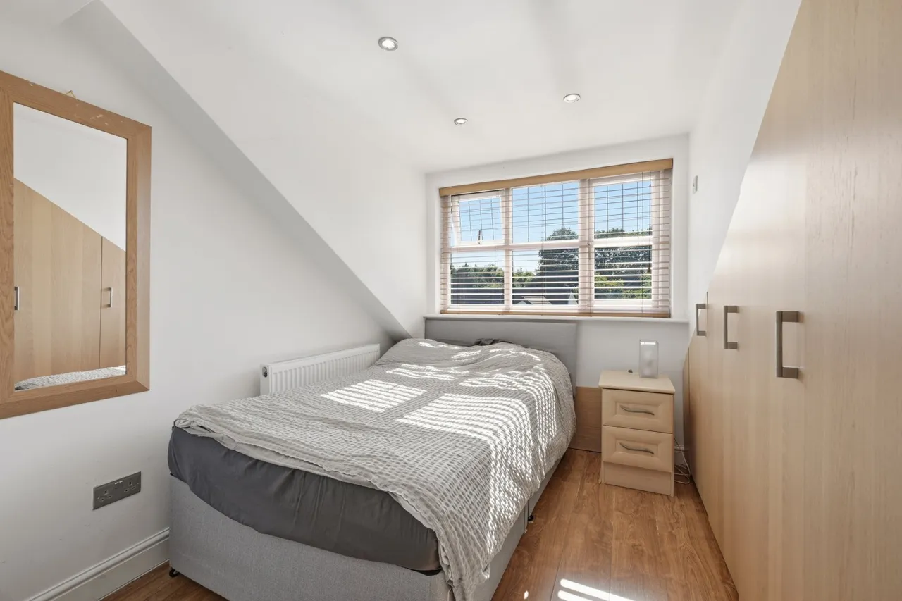 Barnhill Road, Prestwich, M25, photo 14