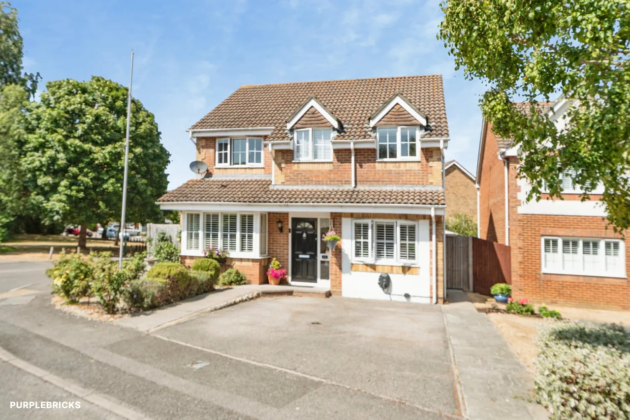 4 bed house for sale, Kingfisher Drive, Littlehampton, BN17