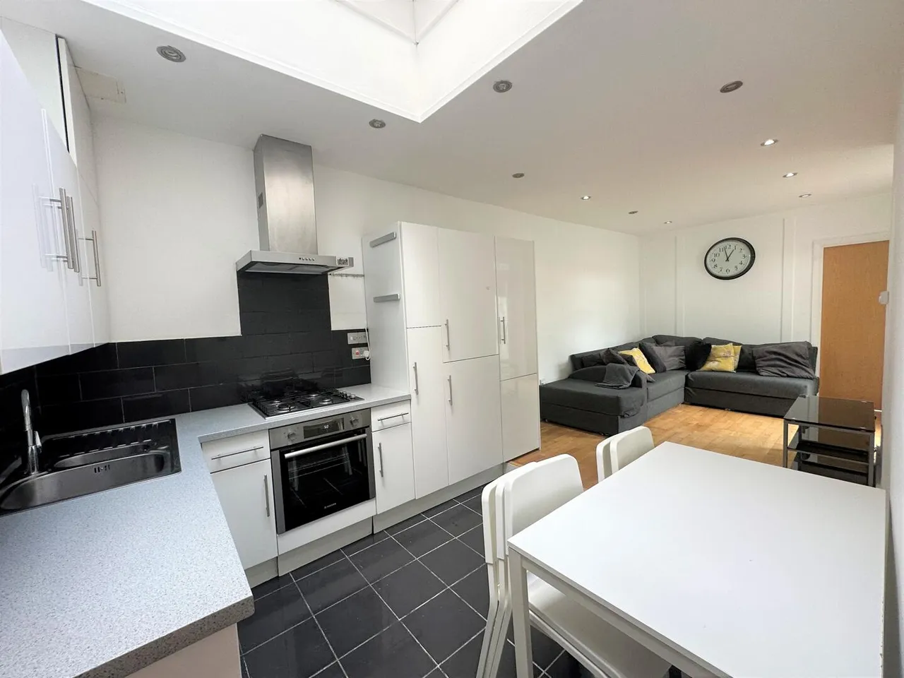 3 bed flat to rent, Hornsey Road, London, N19