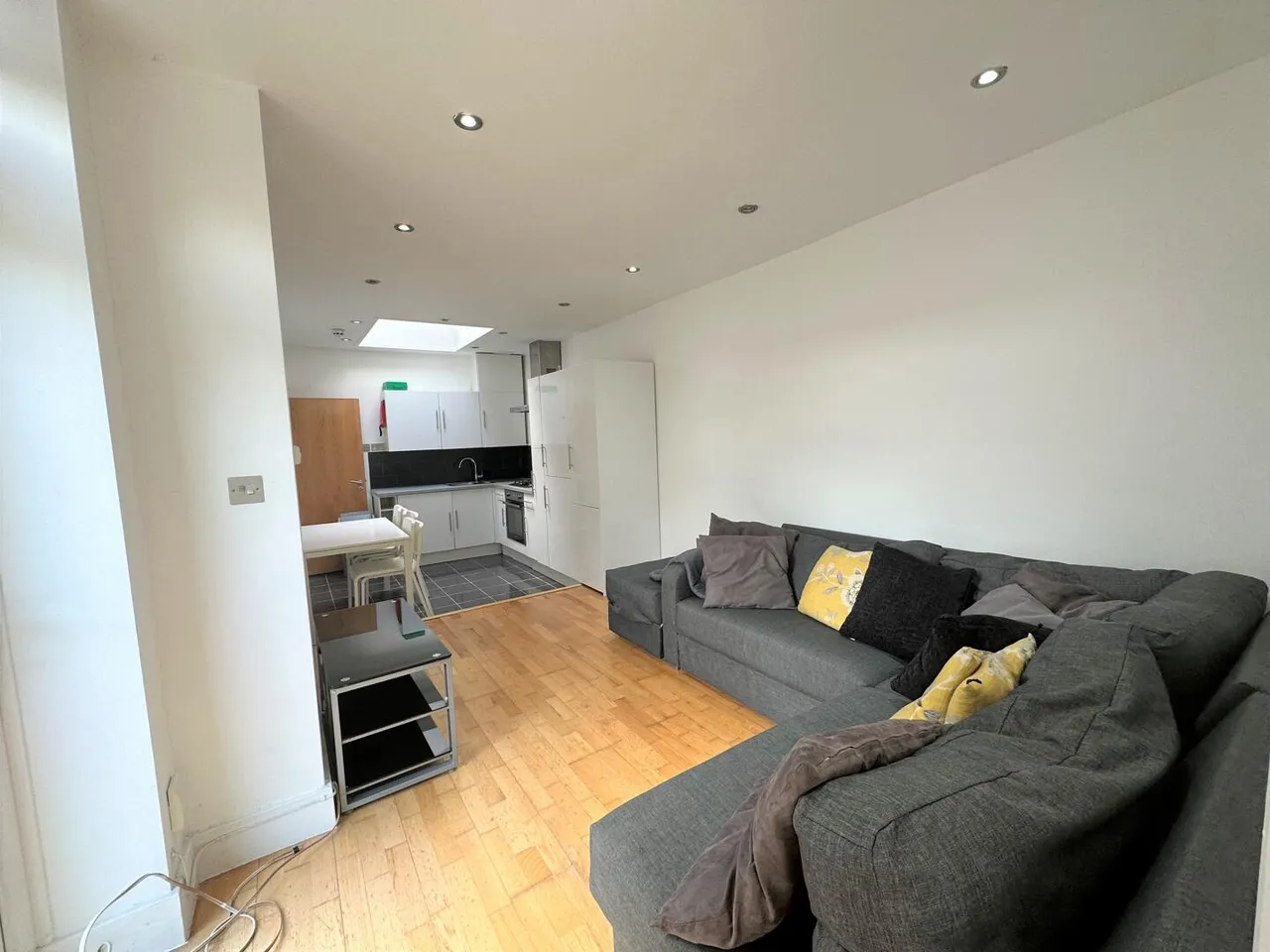 Hornsey Road, London, N19, photo 4