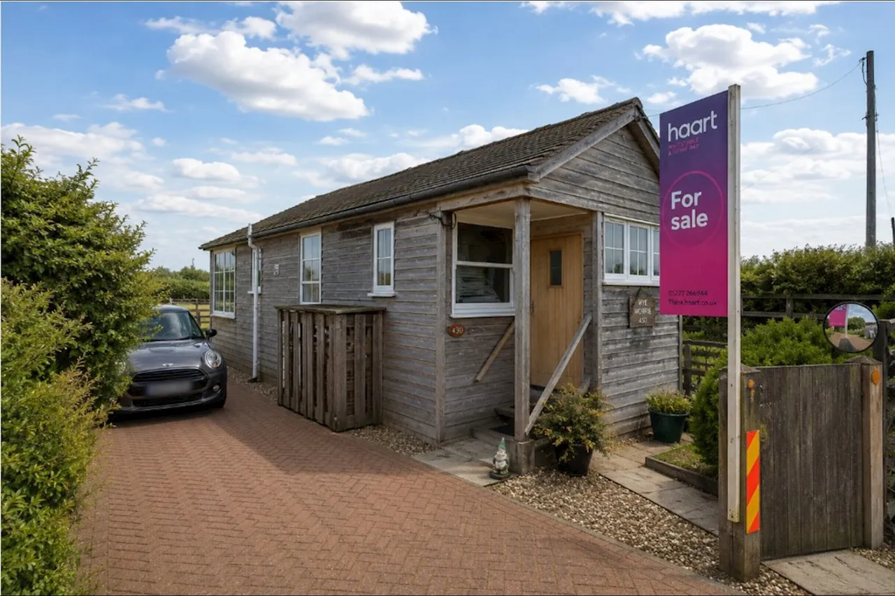 1 bed house for sale, Faversham Road, Whitstable, CT5
