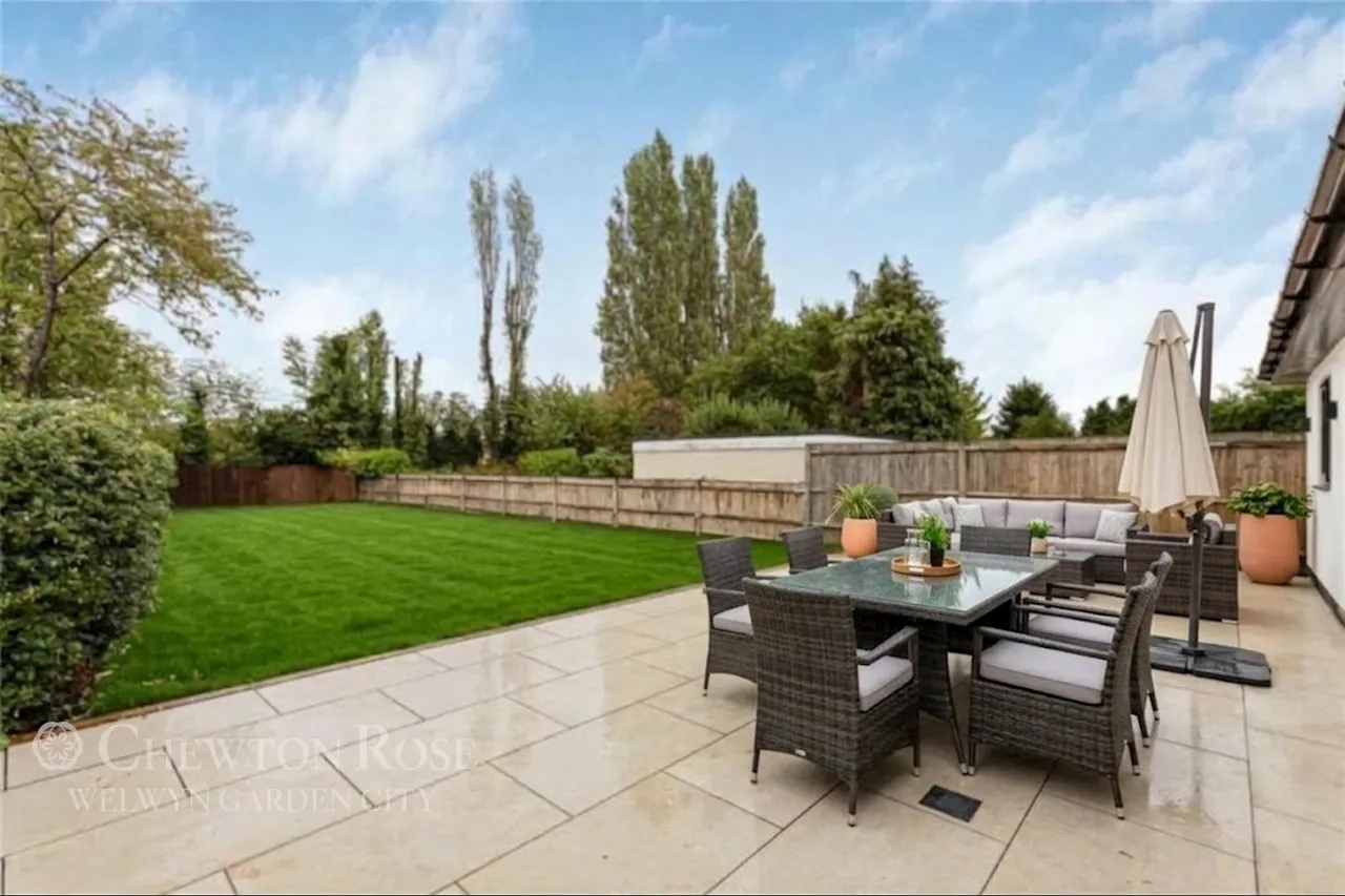 Skimpans Close, Hatfield, photo 24