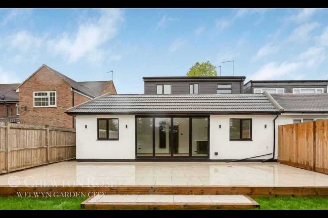 Skimpans Close, Hatfield, photo 27