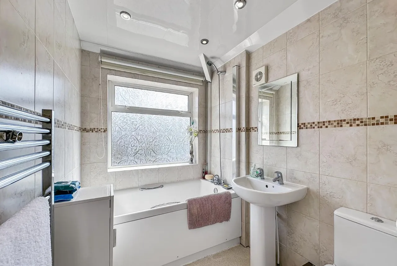 Greenway Road, Timperley WA15 6BL, photo 13