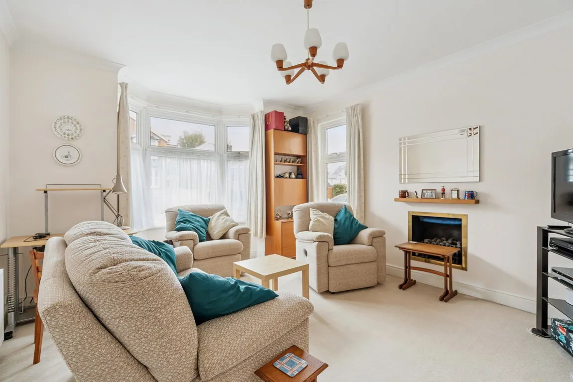 Chester Road, Northwood, HA6, photo 2