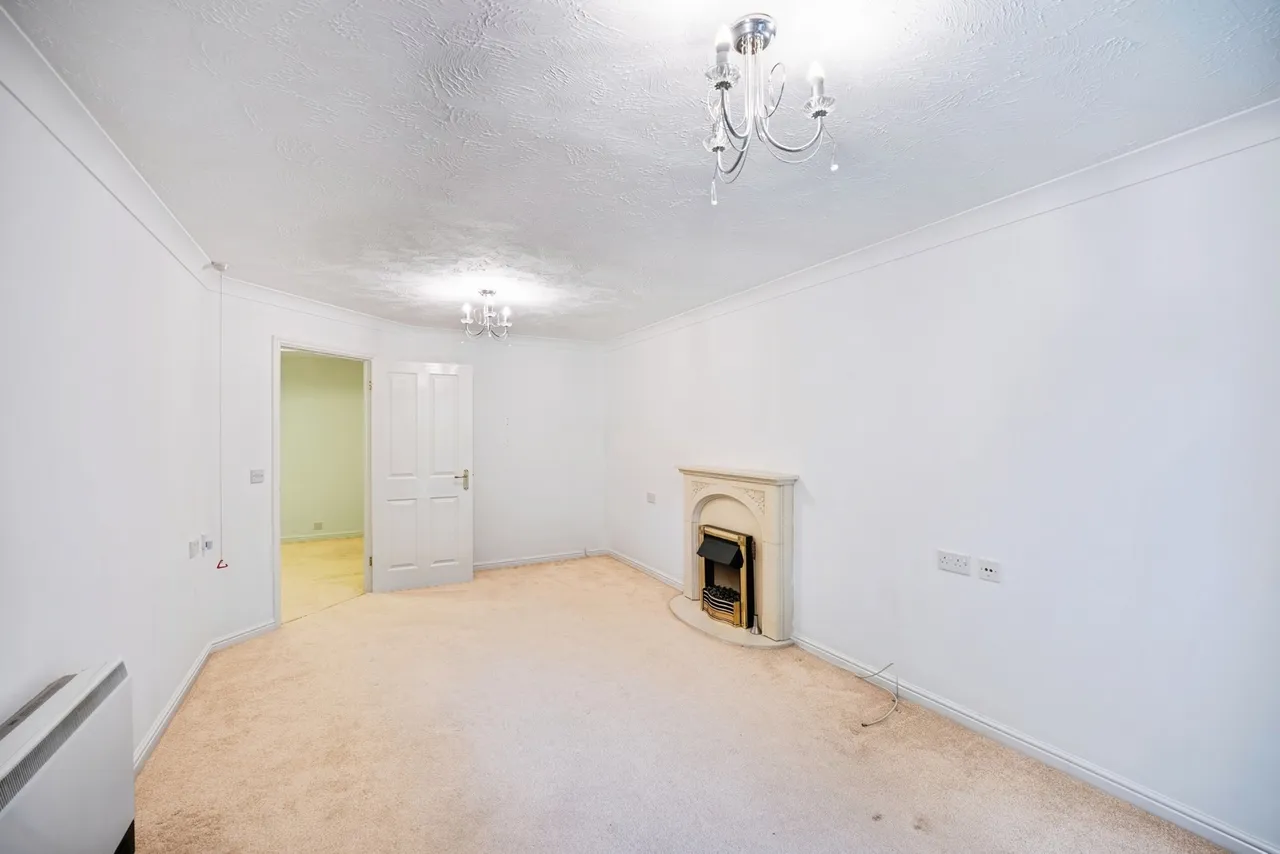 Metcalfe Drive, Romiley, SK6, photo 12