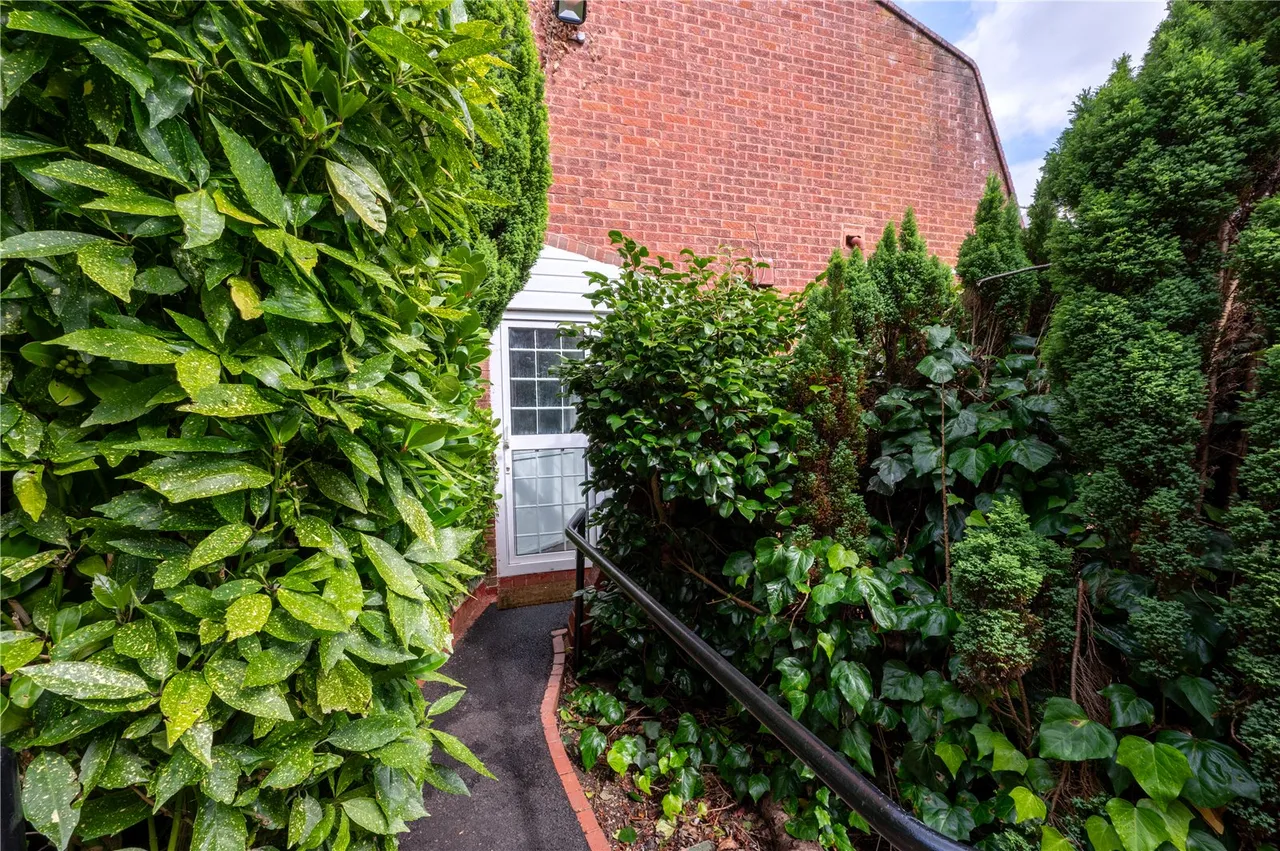 High Trees Close, Redditch, Worcestershire, B98 7XJ, photo 13