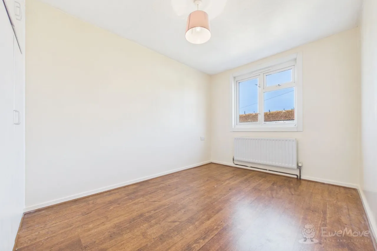 Dola Avenue, Deal, CT14, photo 17