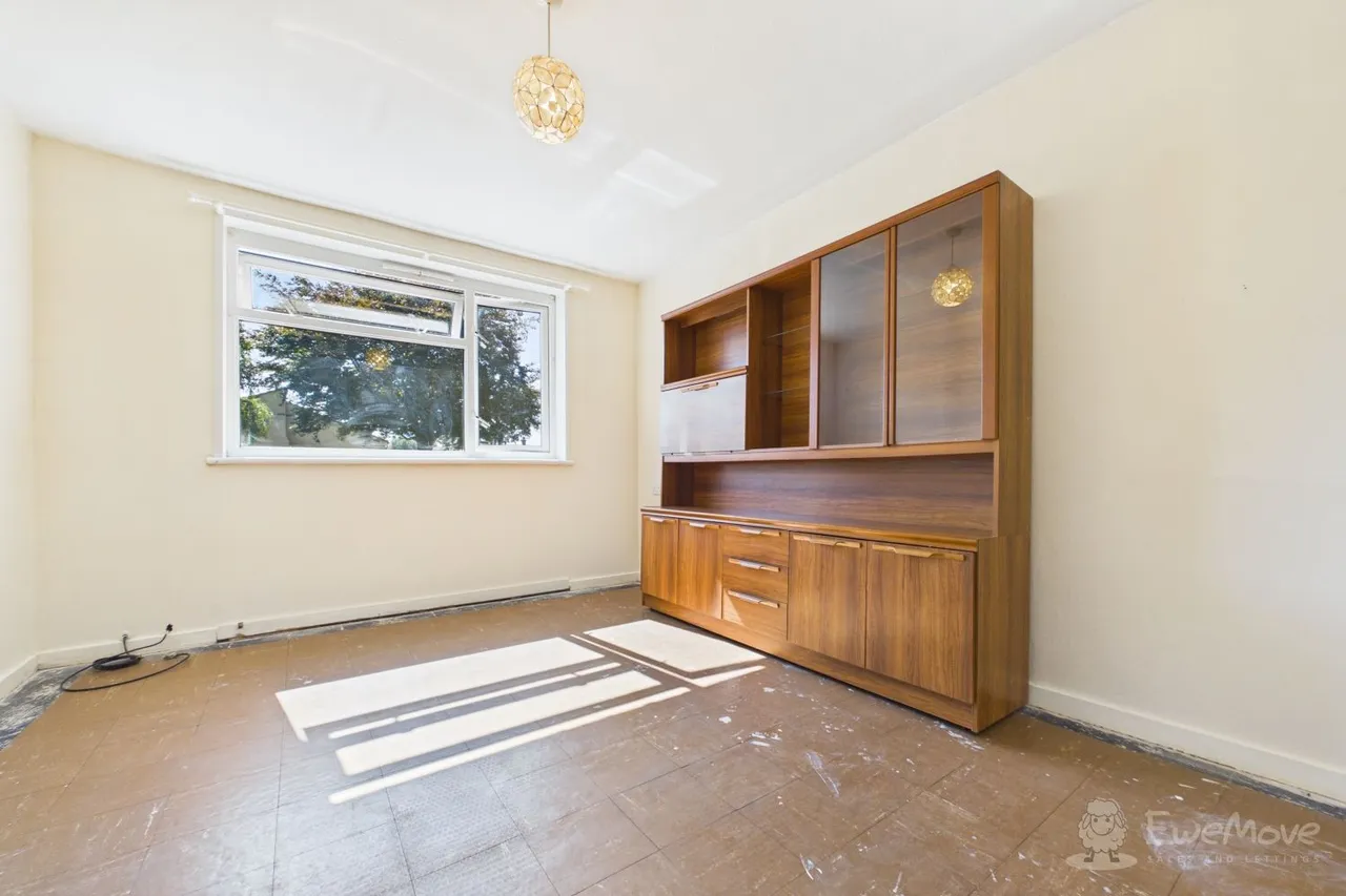 Dola Avenue, Deal, CT14, photo 5