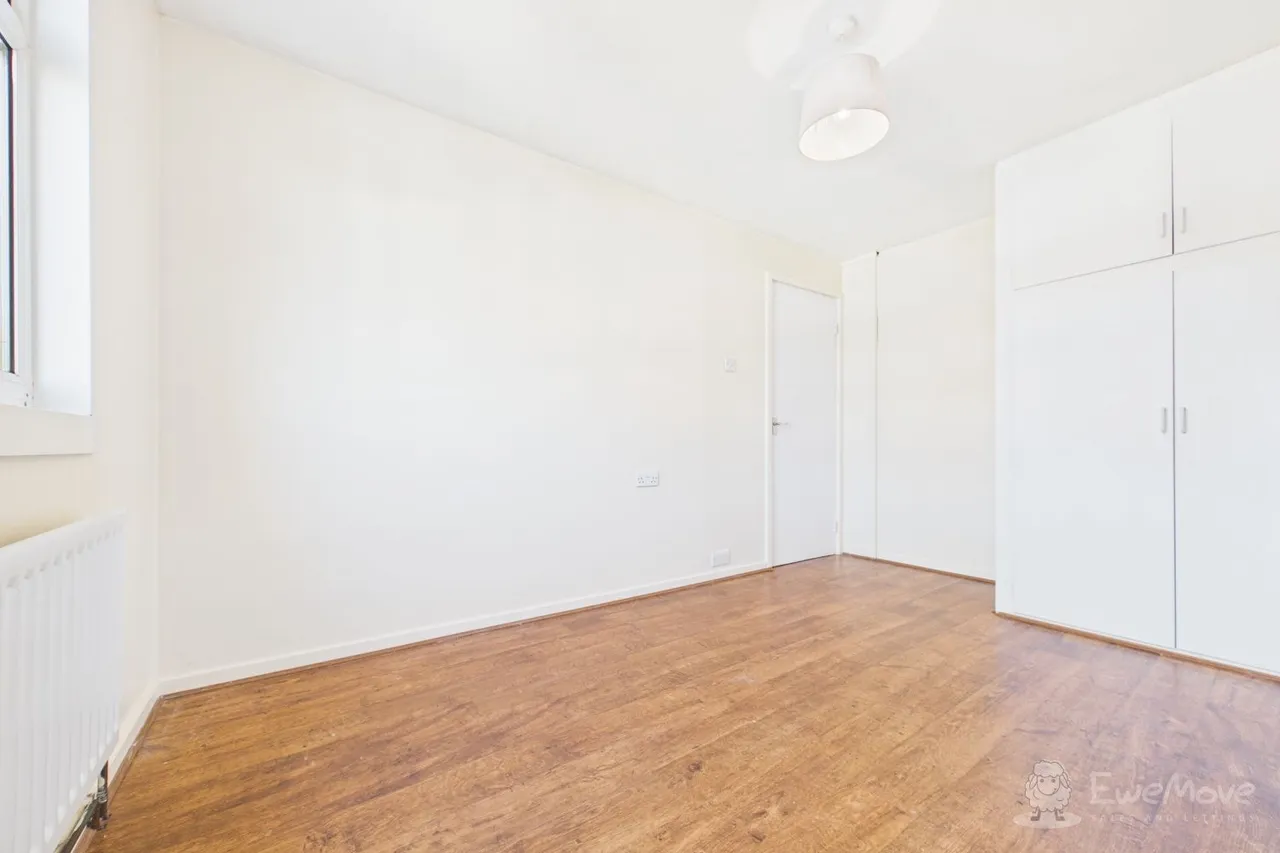 Dola Avenue, Deal, CT14, photo 19