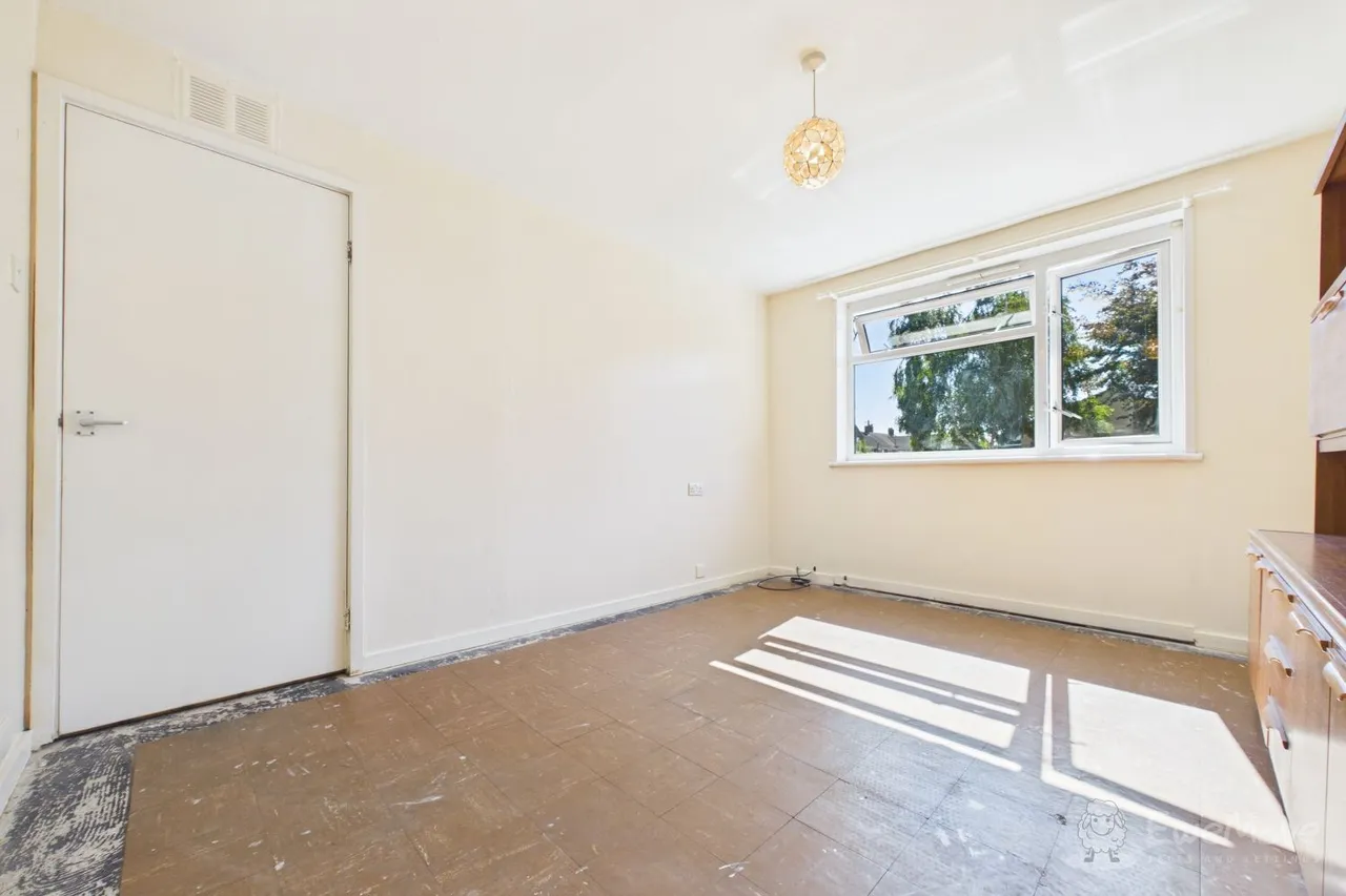 Dola Avenue, Deal, CT14, photo 6