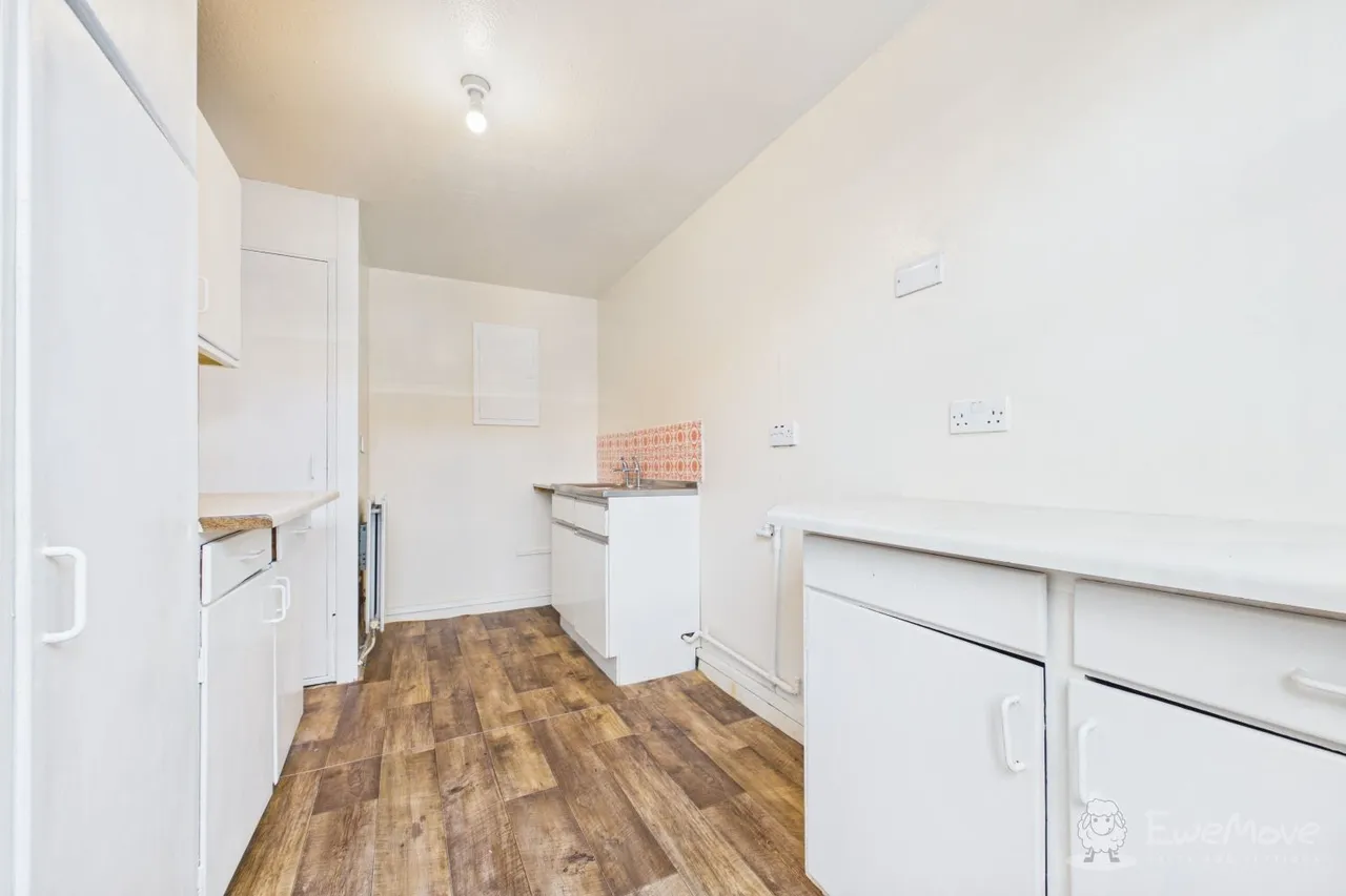 Dola Avenue, Deal, CT14, photo 10