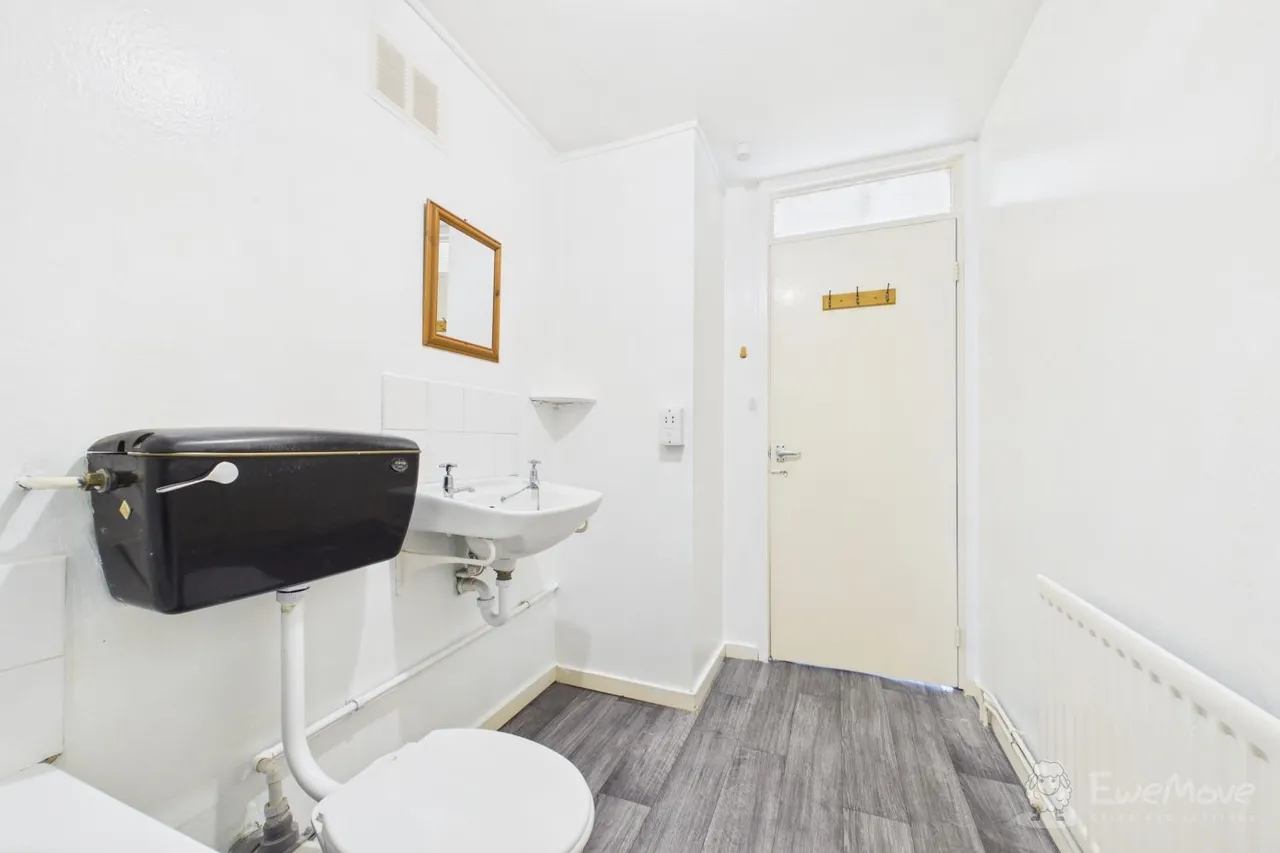 Dola Avenue, Deal, CT14, photo 16