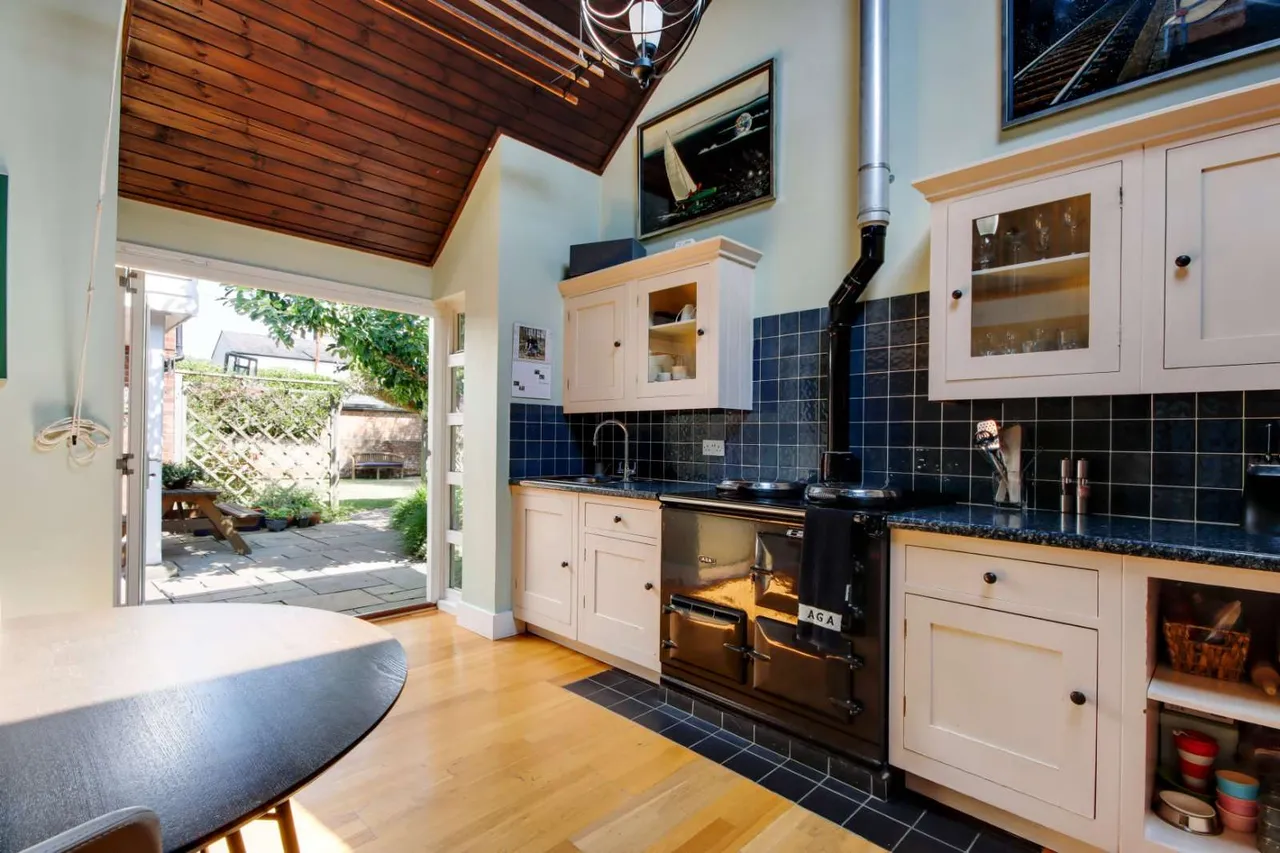 St. Johns Road, Sevenoaks, Kent, TN13 3LR, photo 3